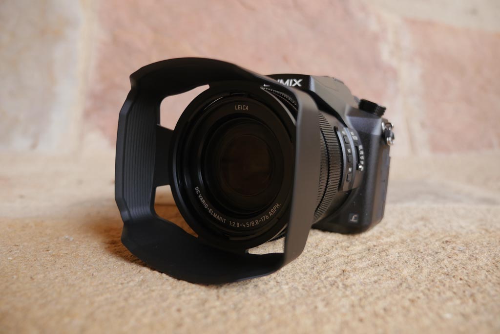 Test Panasonic Lumix FZ2000 : un caméscope déguisé en bridge - Les  Numériques